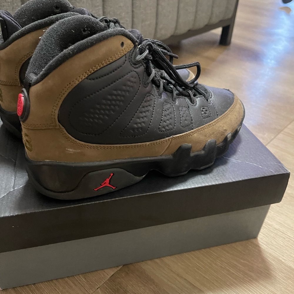 Jordan Kids High-Top Sneakers in Black, Brown & Red Accents